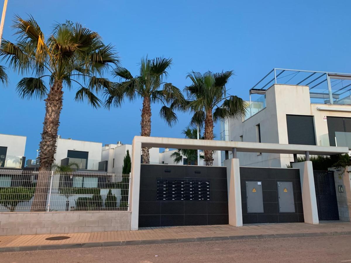 Punta Prima Villa 3 Bedrooms And Solarium Sea View Torrevieja Exteriör bild
