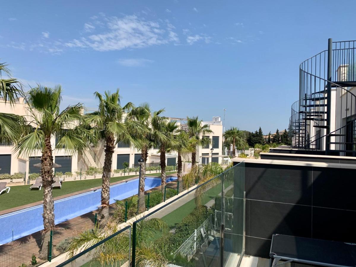 Punta Prima Villa 3 Bedrooms And Solarium Sea View Torrevieja Exteriör bild